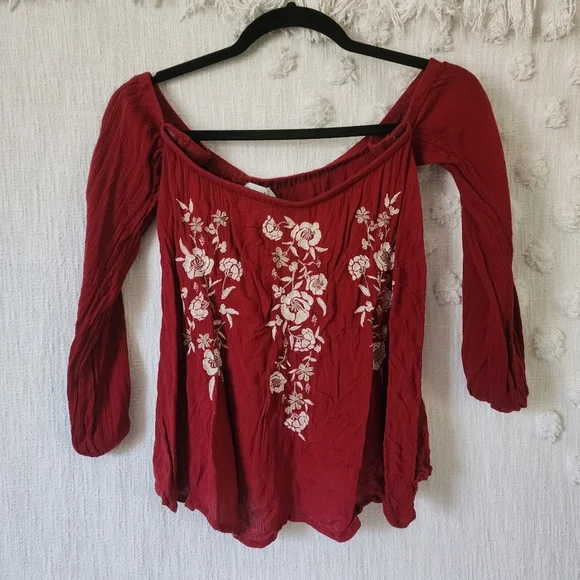 Abercrombie & Fitch Maroon & White Floral Embroide - Picture 3 of 6